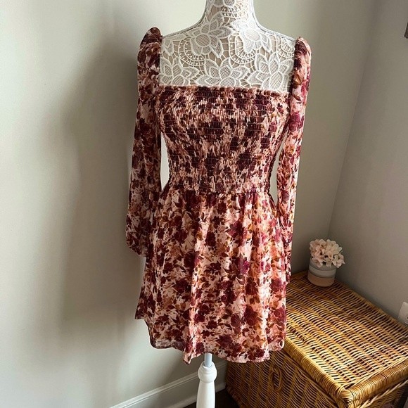 Trixxi Dresses & Skirts - Trixxi Long Sleeve Floral Mini Dress